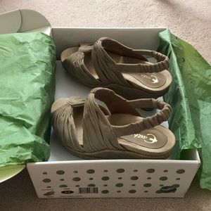 Earth- JAVEA LIGHT KHAKI K-BUCK SANDALS